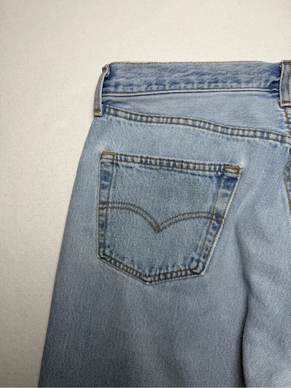 1999 Levi's 501 Straight Button Fly Med Wash Actual Size 34 X 29 READ DESCRIP
